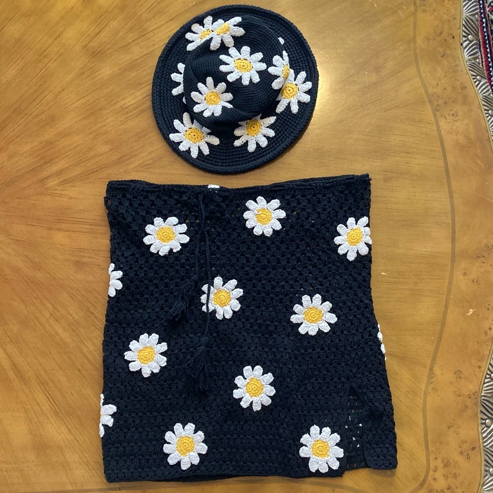 Hand crocheted hat and skirt set from Fluffy